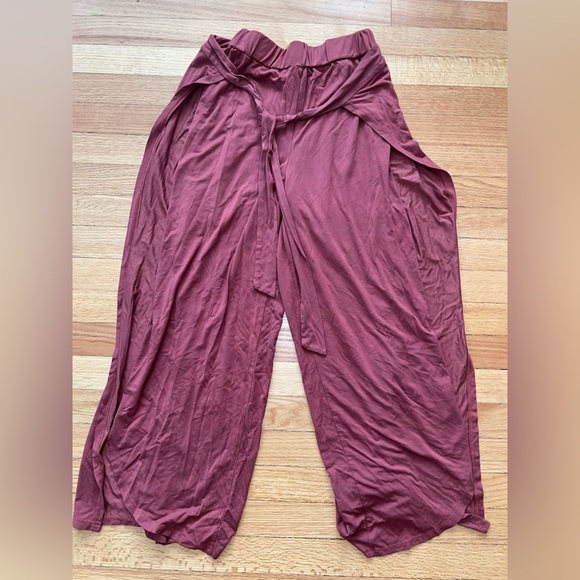 Lulu's Women's Rust Red Modal Blend Wide-Leg Flowy Tie Waist Pants Sz Medium - Picture 1 of 5